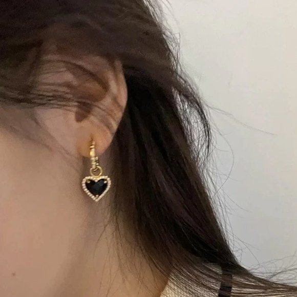 Jewelry - NEW Silver Black Zircon Love Heart Earrings